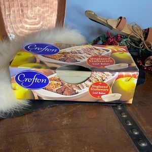 Crofton Unglazed Stoneware Loaf Baker NWT